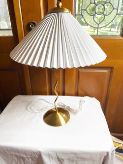 New, Firm, YJSQOEOE Shop Pleated Modern Table Lamp with Organic Textured Linen Lampshade, Gold