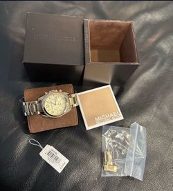 MK women’s watch almost new