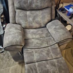 Ashley Swivel Rocker Recliner