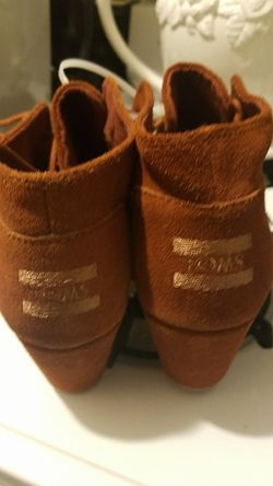 New toms 7.5 rust color wedge