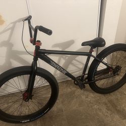 Throne Goon XL 29 Inch 
