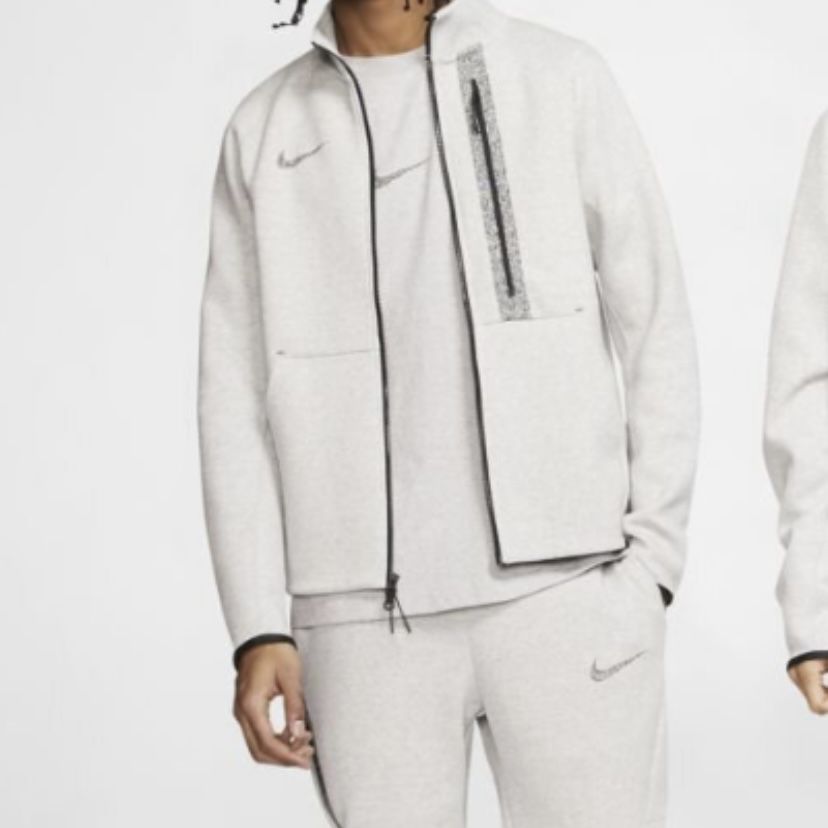 Nike 50 Tech Fleece Jacket And Jogger(Full Sweatsuit/Kit) Wolf Grey Men's  Size Large for Sale in Houston, TX - OfferUp