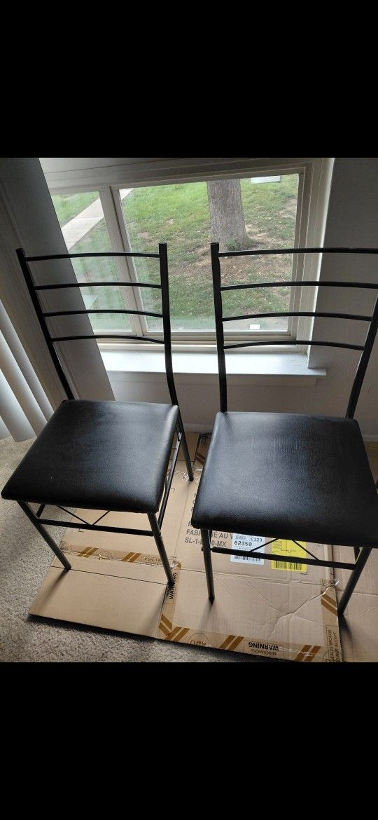 Set Of 2 Matching Chairs $25 Is Still Available NE Philly No Counter Offers Its Still Available Don't Ask