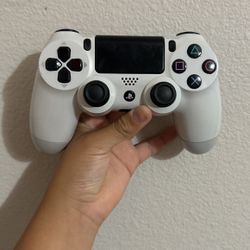 White Ps4 Controller