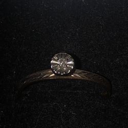 10k Gold Diamond Ring 