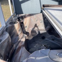 Coast Spas 7-Person Hot Tub — 40 Jets — Good Condition