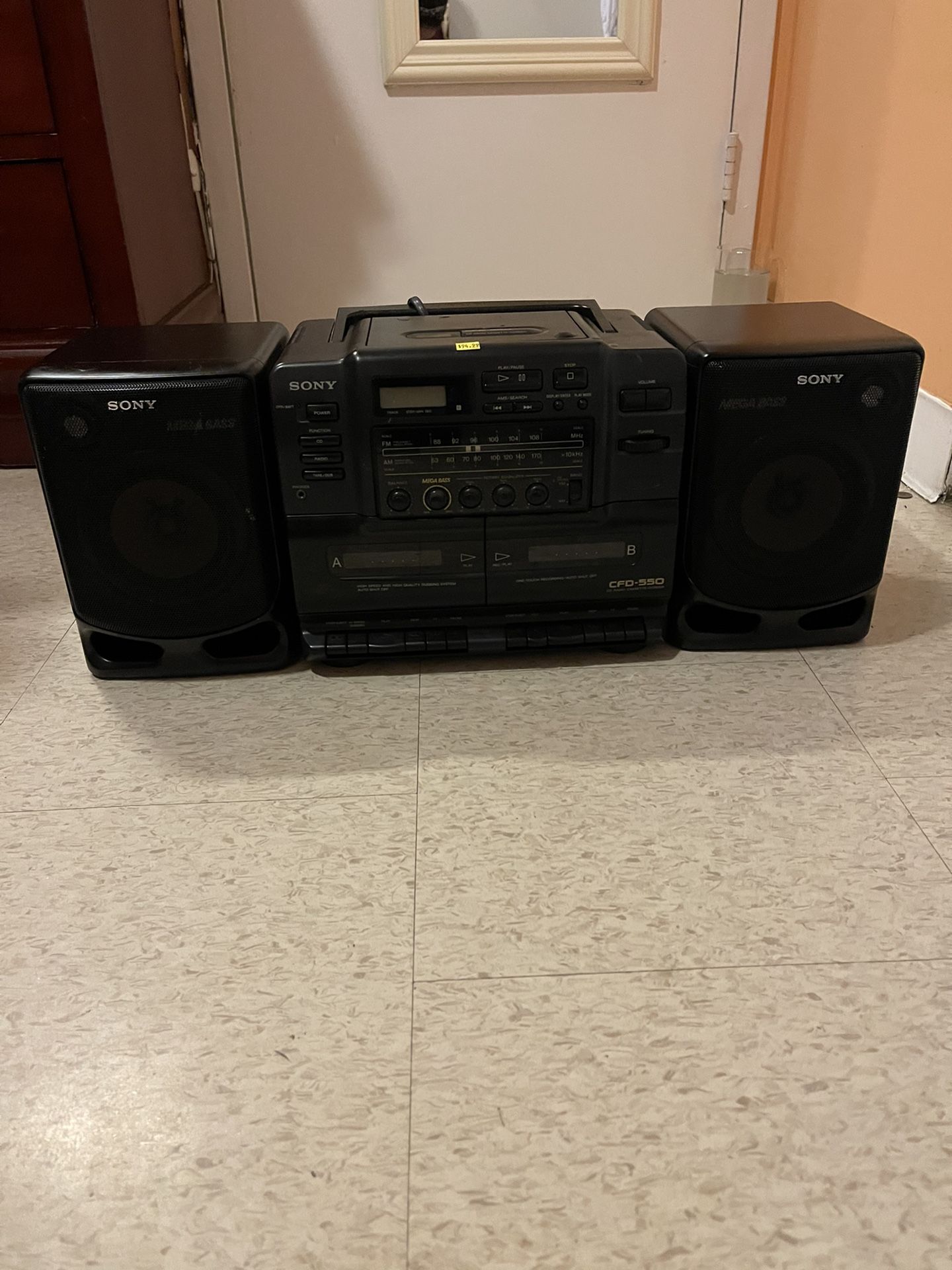 Sony CFD-550 CD and Cassettes Player