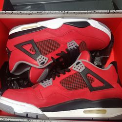 Jordan 4 Toro