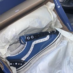 Vans Pearlized Black Navy Size 7 & 10.5