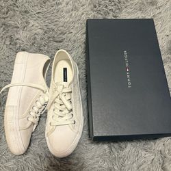 Tommy Hilfiger Shoes Size 9.5 Women’s