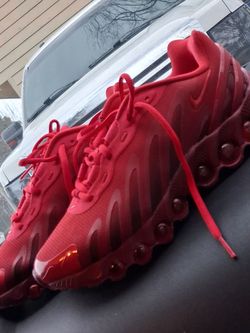 Nike Air Max Plus Triple Red Sneakers