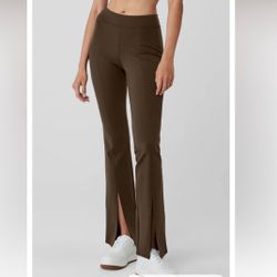 Alo Flutter Legging in brown size XS