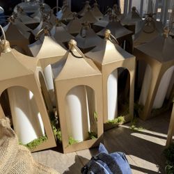 19 Golden Lanterns With Fake Candles 