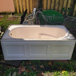 Bathroom Tub With Skirt