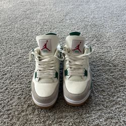 Jordan 4 Pine Green