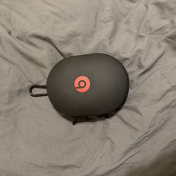 All Black Beats Studio 3s