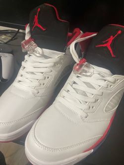 Fire red 5s size 9,5