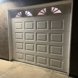 Garage  Door  $1400 X Las 3 Puertas