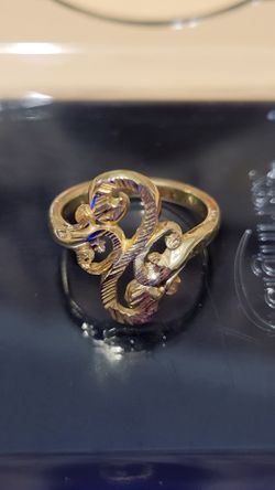 3.4g  14K yellow gold diamond cut  floral design