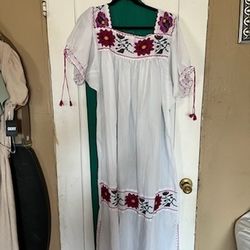 Vestido Mexicano. Size XL En Buenas Condiciones. Para Mujer. Precio Firme. Solo Personas Interesadas