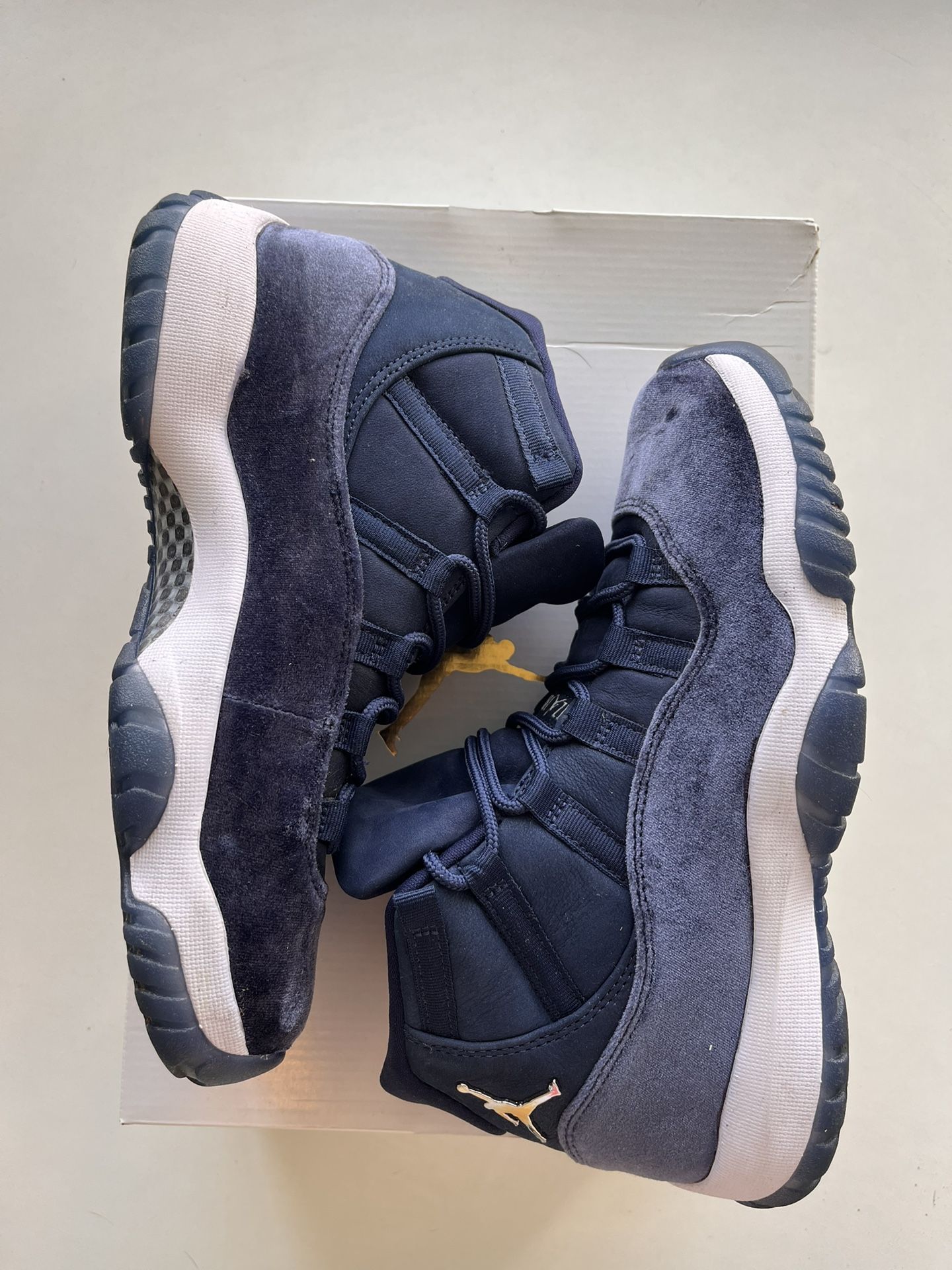 Air Jordan 11 Retro Midnight Navy