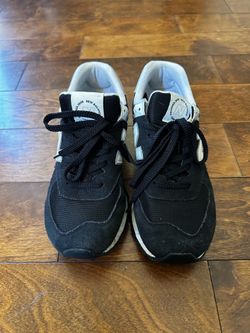 New Balance 574 - Size 9.5 (Black/Grey)