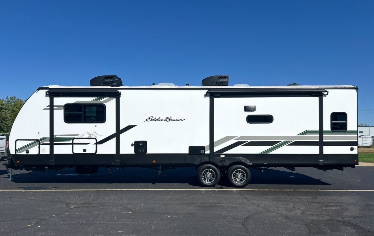 Eddie Bauer Signature 33RL For Sale