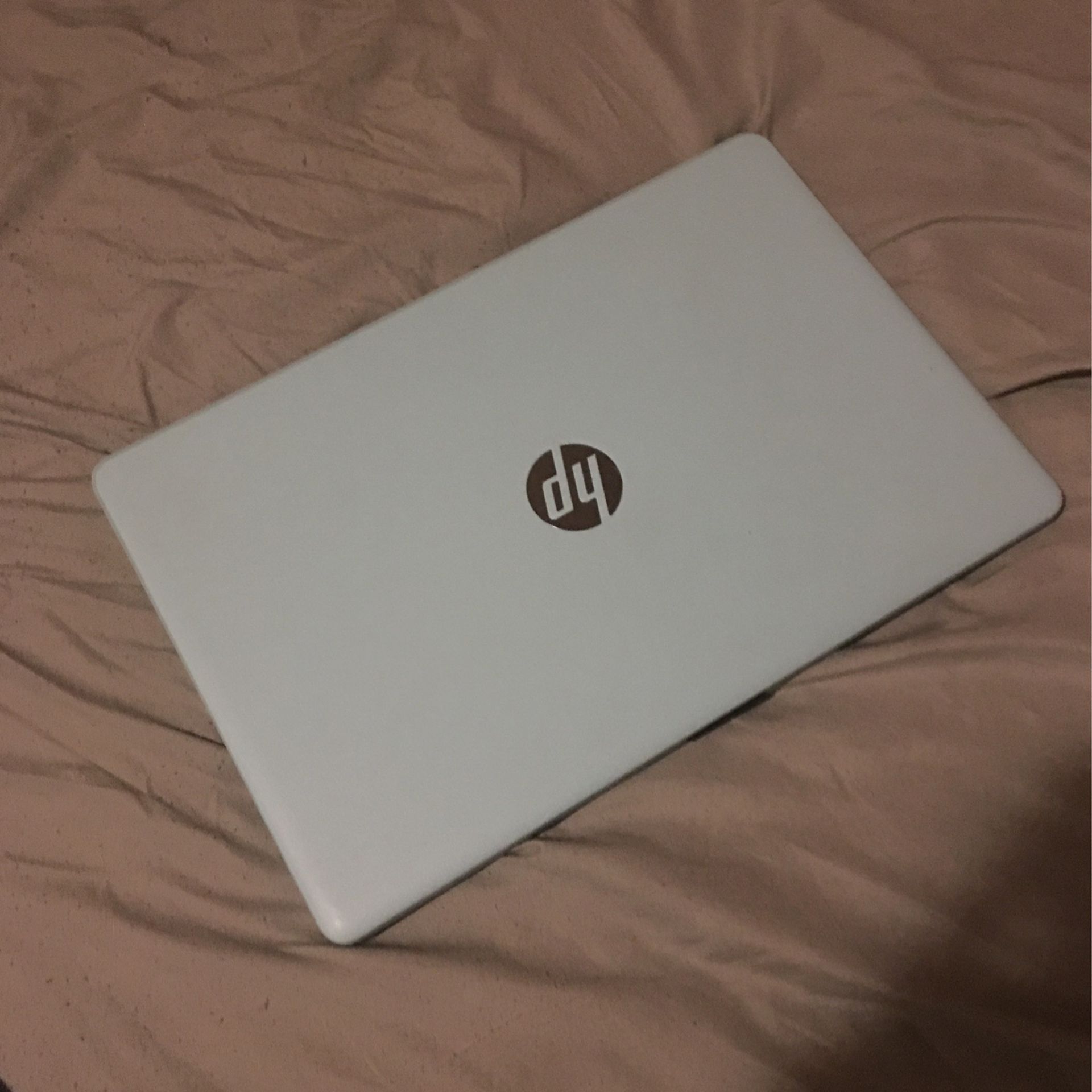 ⭐️HP Notebook⭐️ (No Charger)