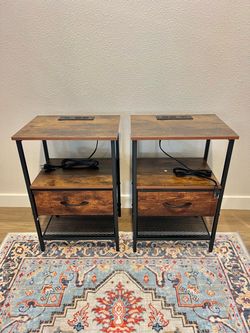 2 Nightstands