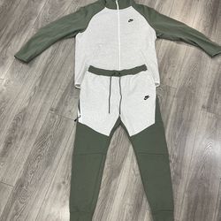 Nike Tech Fleece Outfit Hoody / Pants 