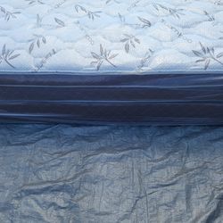 Brand New Queen Size Pillowtop Mattress Included Box Spring Free Delivery 