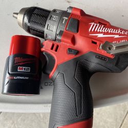 Milwaukee M12 Hammer Drill