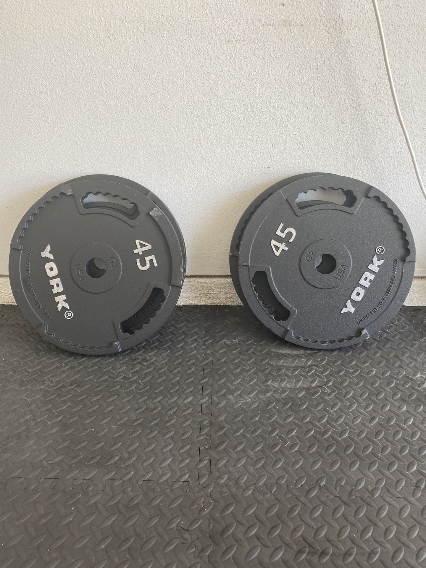 2 pairs of Iron 45lb plates! 180LBs total!