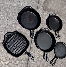 Cast Iron Pan Set (5) Lightly Used