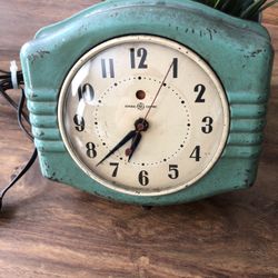 General Electric 1941 Kitchen clock