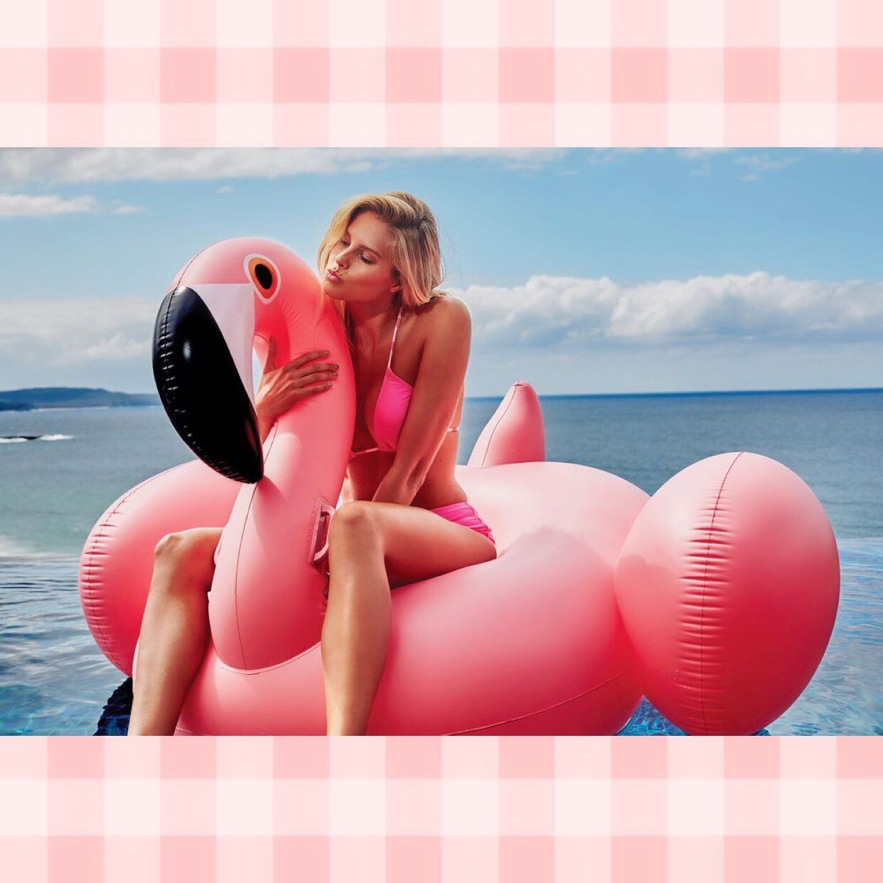 Sunnylife Giant Inflatable Flamingo Pool Float