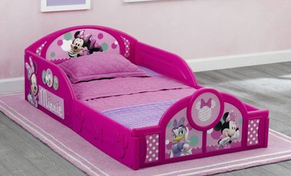 Toddler Minnie Mouse bed w/ mattress