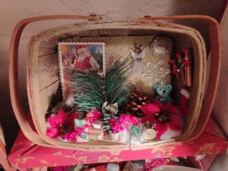 CHRISTMAS SCENE MINIATURES ARTISAN MADE