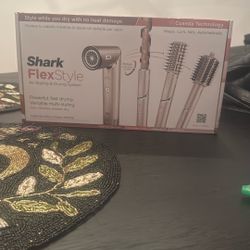 BRAND NEW IN BOX Shark flex Style
