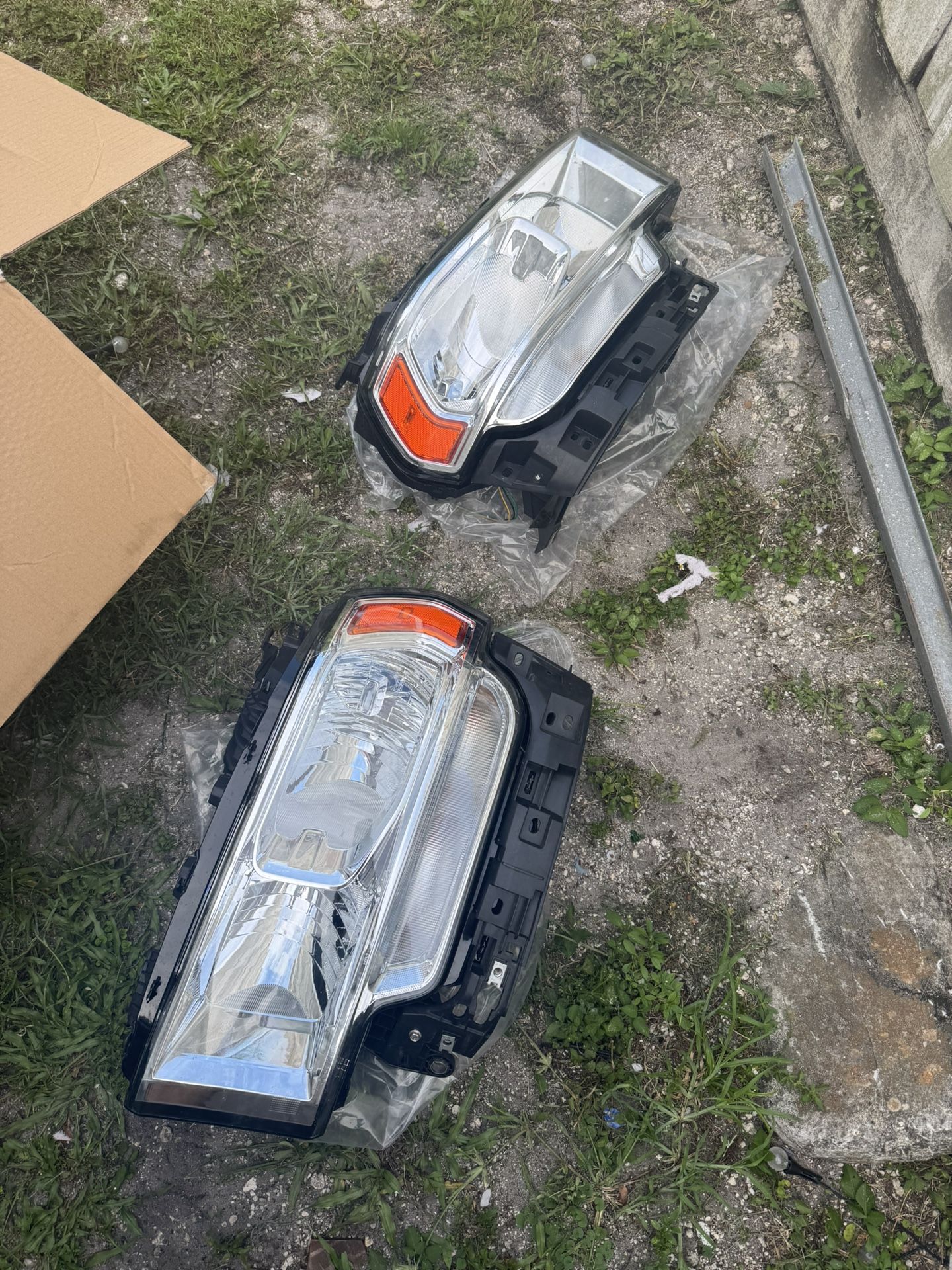 Ram 3500 Front Headlights Pair