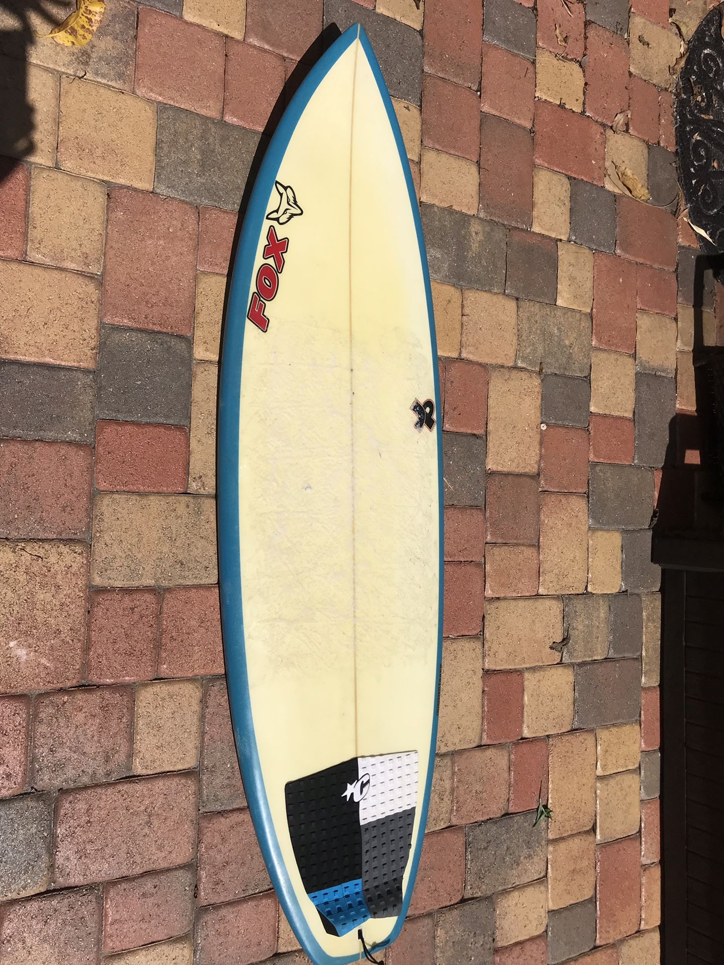 Fox surfboard 5’8”