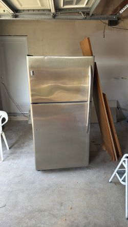 GE Refrigerator