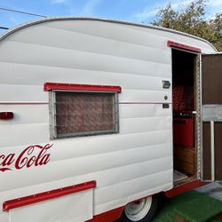 1966 SHASTA CAMPING TRAVEL TRAILER  12-FOOT LONG