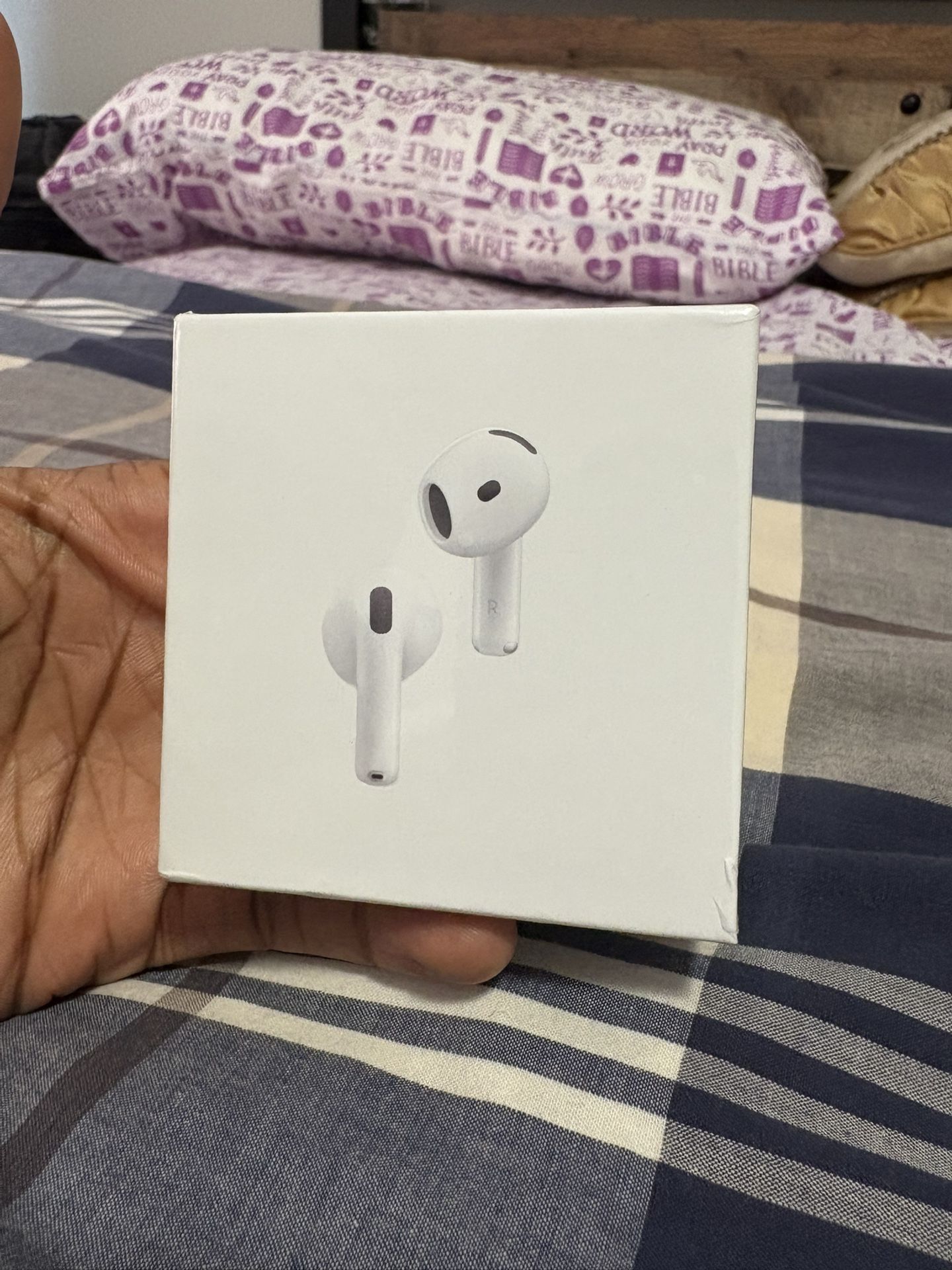 Apple AirPods 4th Generation w/ Active Noise Cancelation