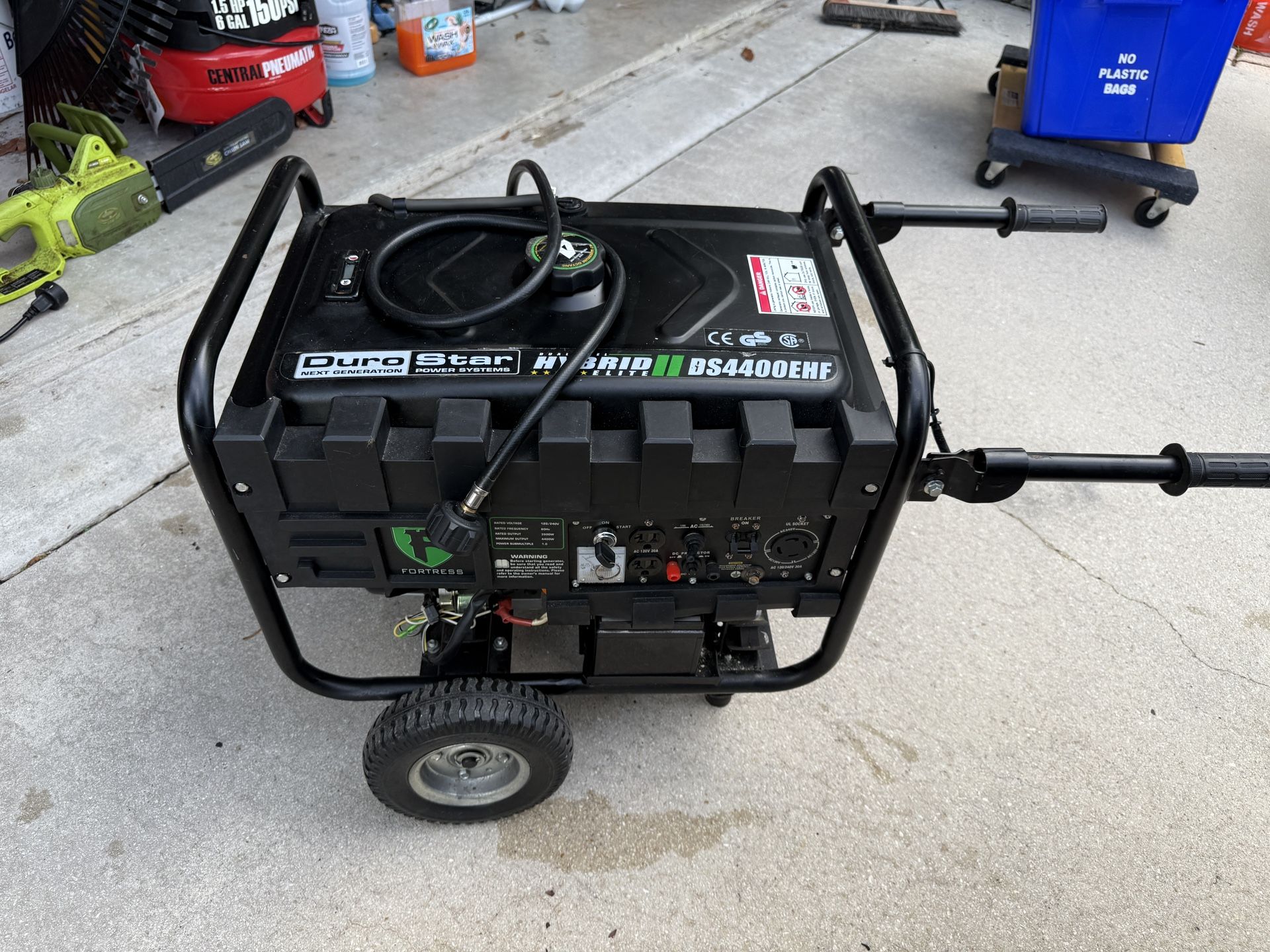 DuroStar Hybrid 4400w Generator 