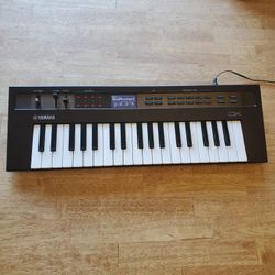 Yamaha Reface DX + Extras 