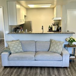  Couch – Clean & Comfy
