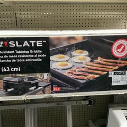 WEBER SLATE Rust-resistant 17” Table Top Gas Griddle/grill