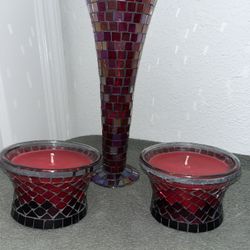 Red Charisma Vase + 3 Decorative Candles