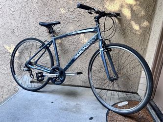 2011 Diamondback Insight 1 Hybrid Bike 700c – 21 Speed